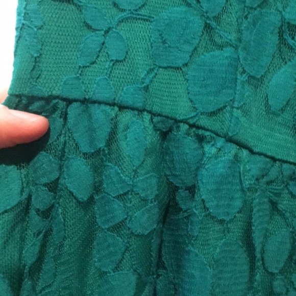 Beautiful dress - Lauren Conrad size 2 - Picture 4 of 4